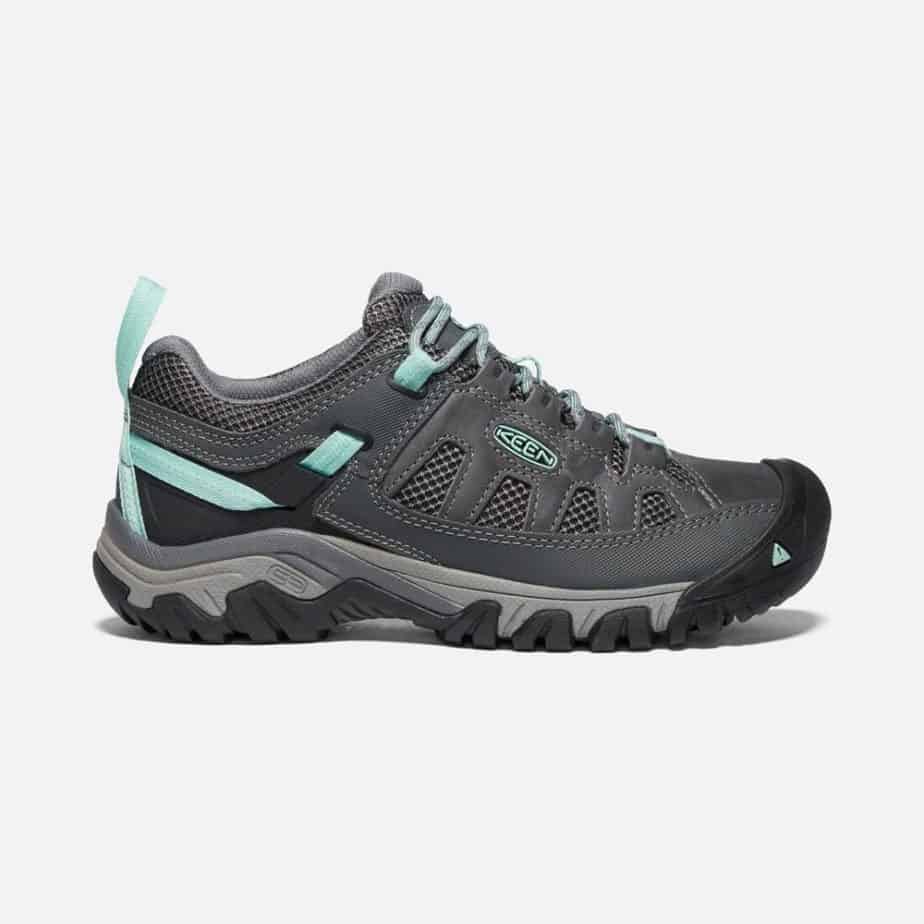 trail shoes for hiking