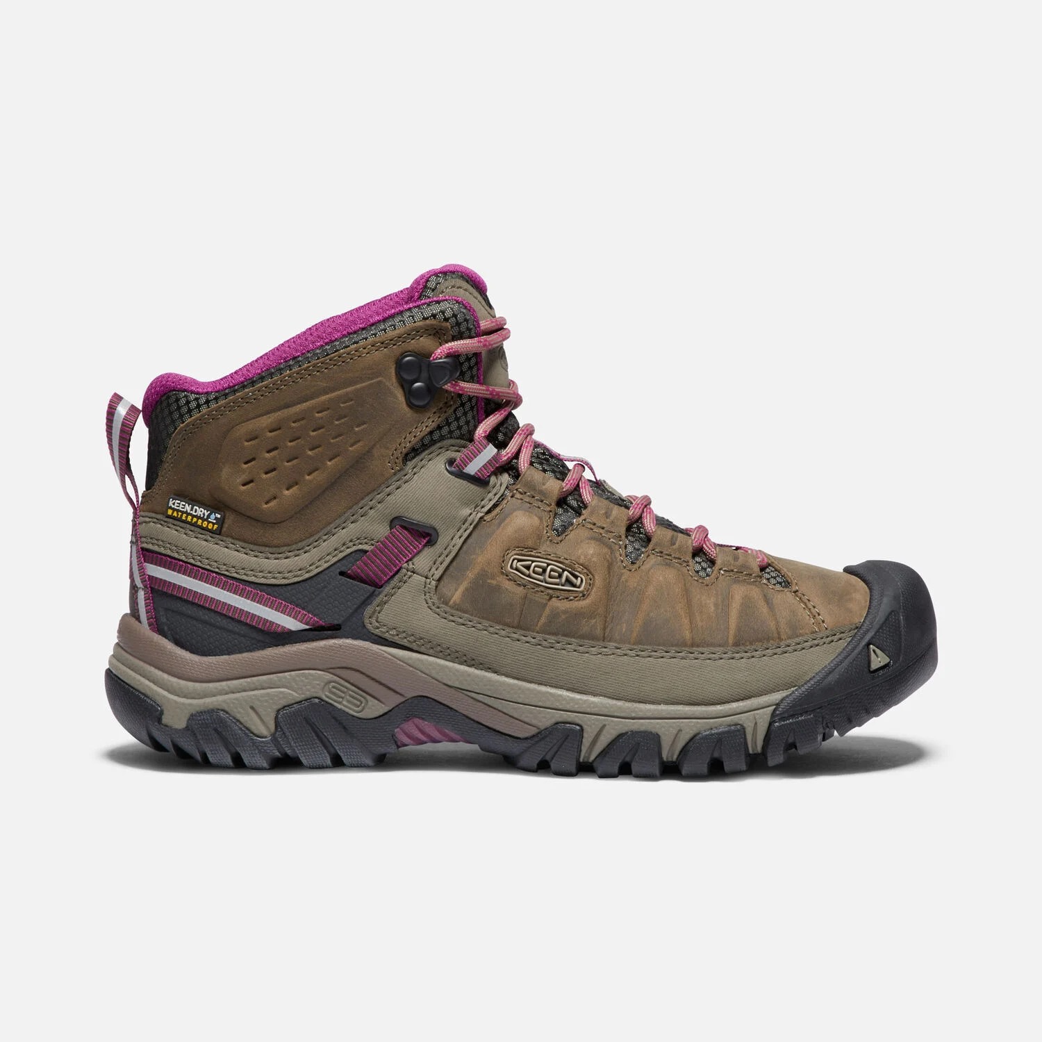 7 Best Hiking Boots For Women & Men
