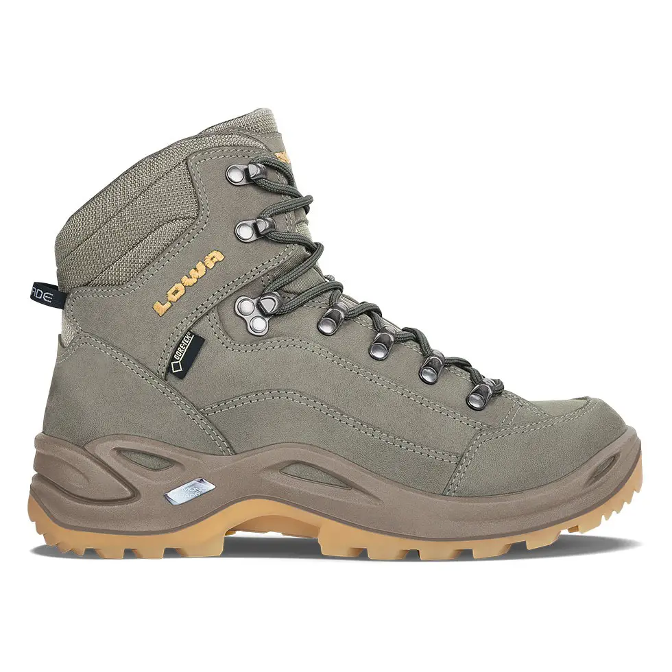 7 Best Hiking Boots For Women & Men
