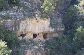 Walnut Canyon Island Trail - Cliff Dwellings