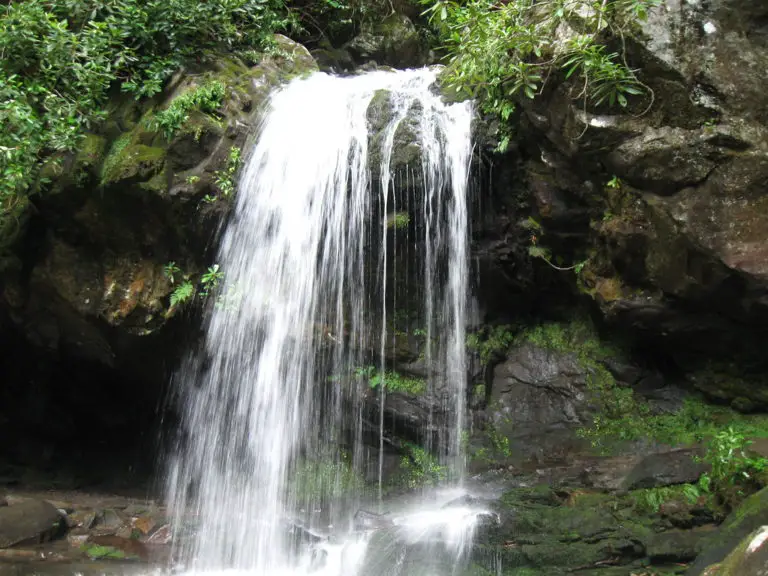 23 Best Hiking Trails Near Me With Waterfalls - HikingInk